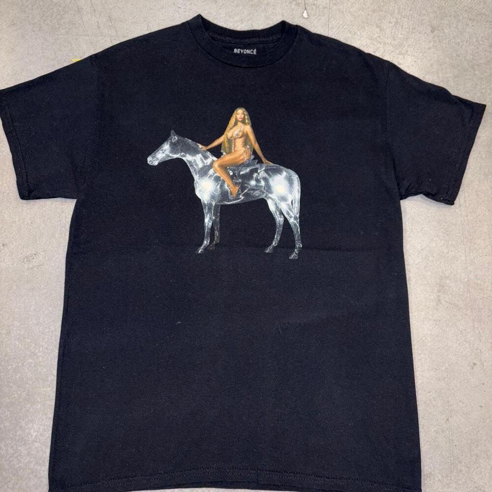 Beyonce renaissance shirt m